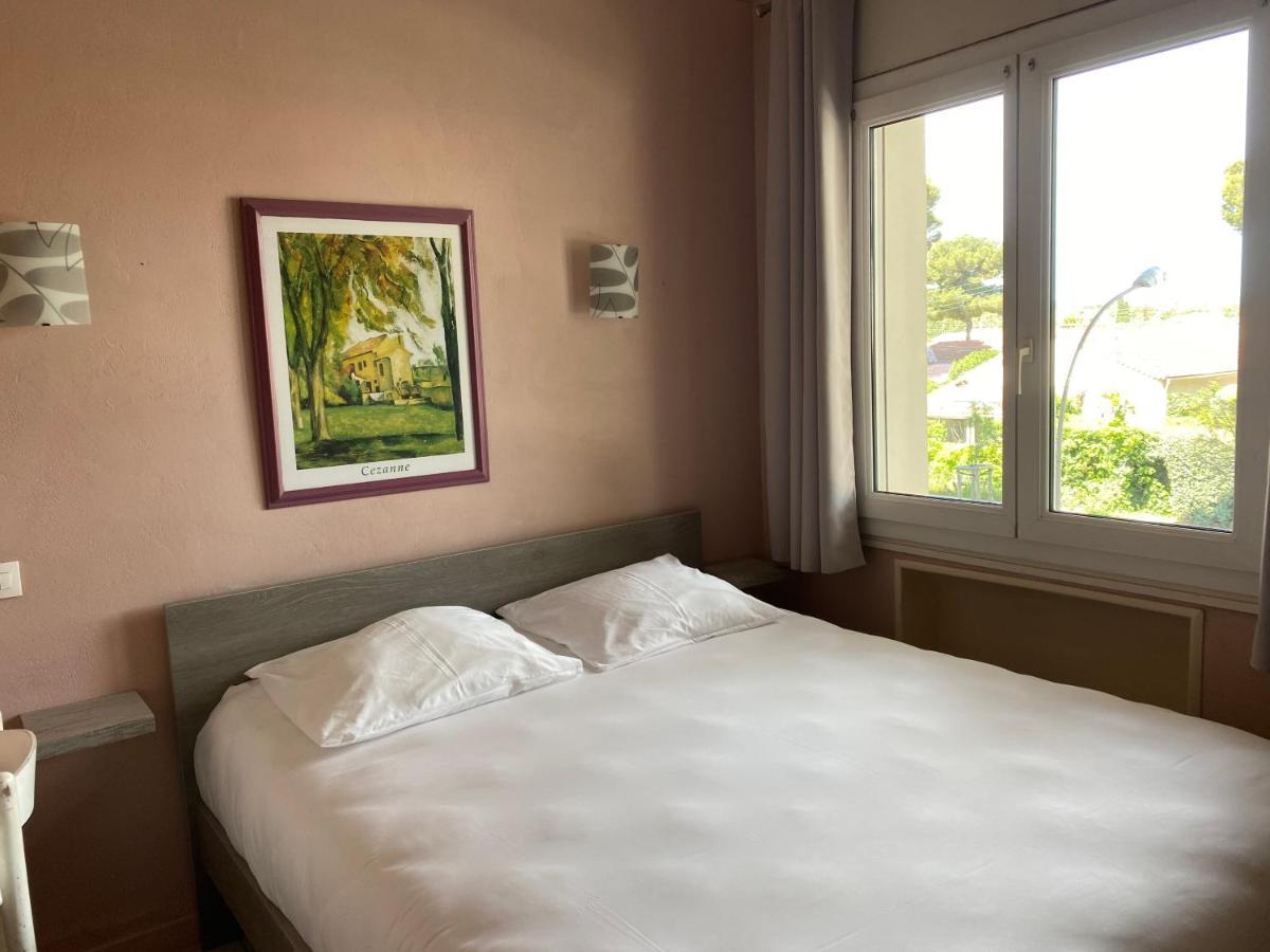 Logis Hotel Restaurant Le Kalliste Hyeres Exterior photo