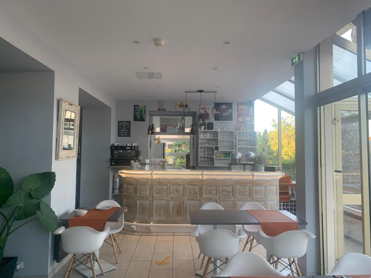 Logis Hotel Restaurant Le Kalliste Hyeres Exterior photo